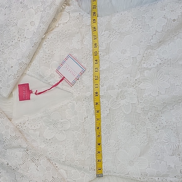 Resort White Lace Dress With Floral Applique - Picture 8 of 9